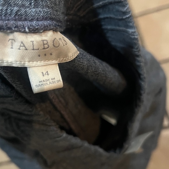 Talbots Linen Blue and White Flat Front Shorts with Embroidered Hem - Picture 6 of 11